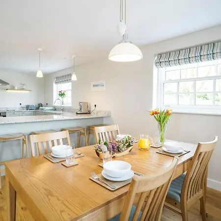 Luxury Retreat With Hot Tub & Wood Burner - Mylor Semesterbostad Falmouth