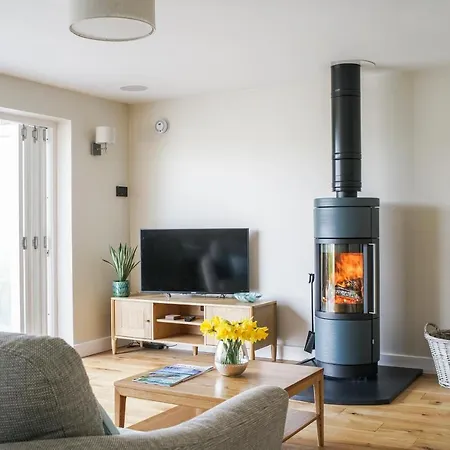 Semesterbostad Luxury Retreat With Hot Tub & Wood Burner - Mylor Falmouth