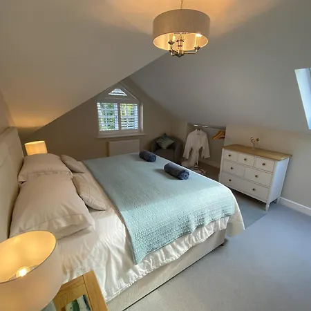 Luxury Retreat With Hot Tub & Wood Burner - Mylor