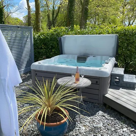 Luxury Retreat With Hot Tub & Wood Burner - Mylor Falmouth
